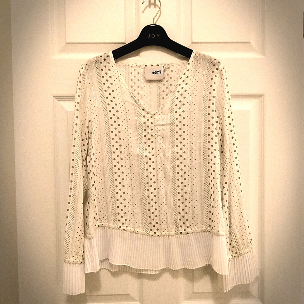 Very top - NWOT